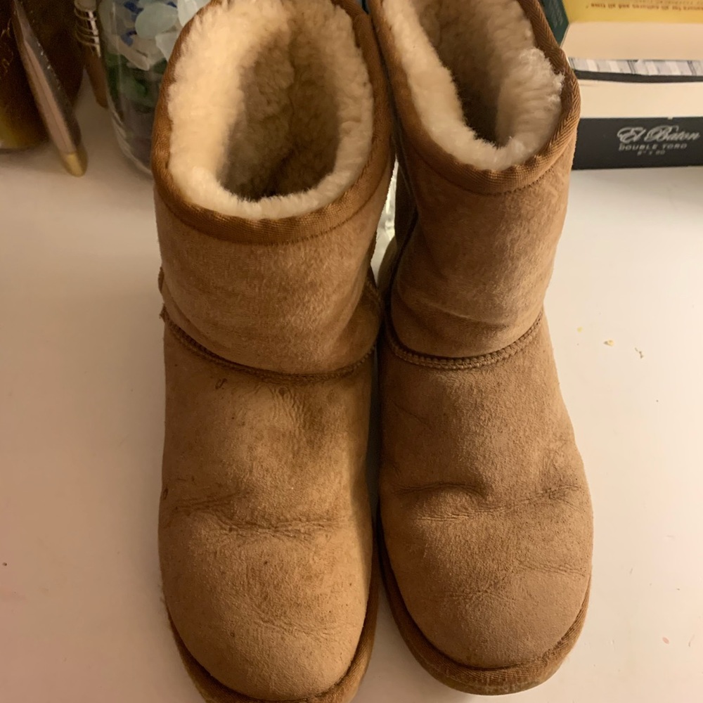 Class short UGG boots in chestnut